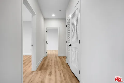 $4,580 | 5657 Virginia Avenue, Unit 403, Los Angeles, CA 90038