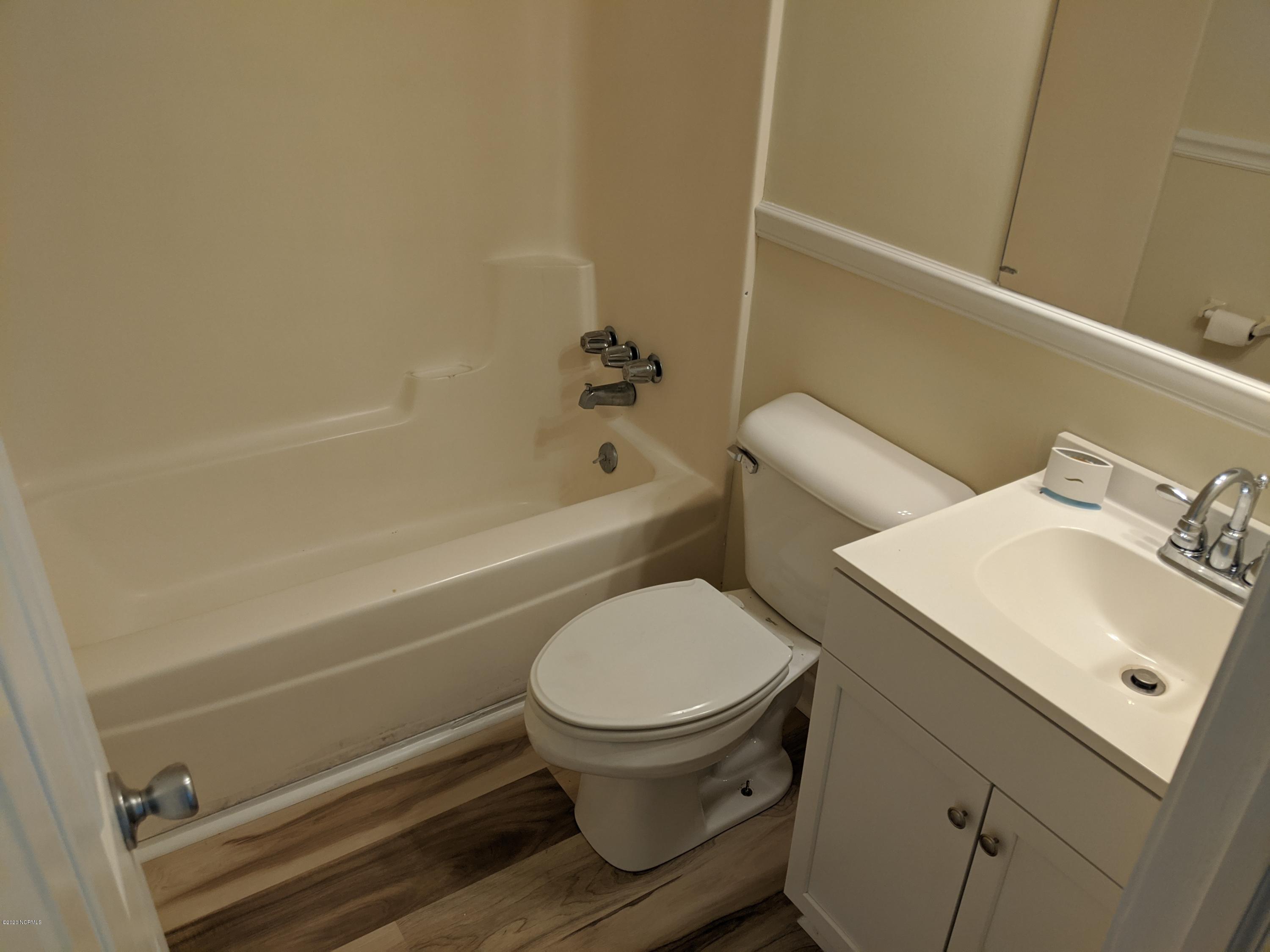 54 Riegel Drive Hubert, NC 28539 - Photo 8 of 13 Bath
