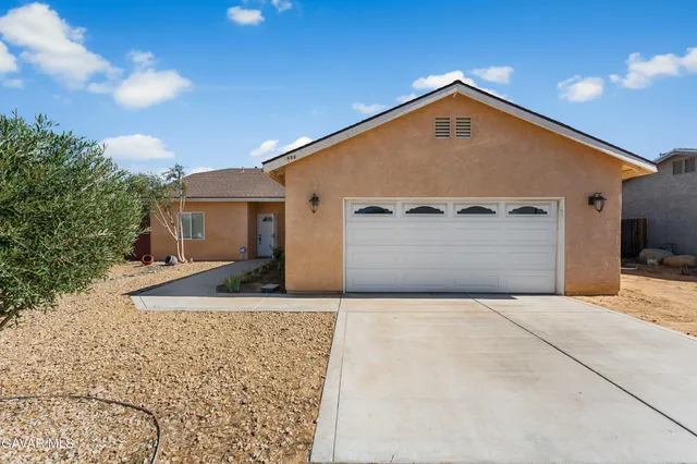 $319,000 | 8400 Dogwood Avenue, California City, CA 93505