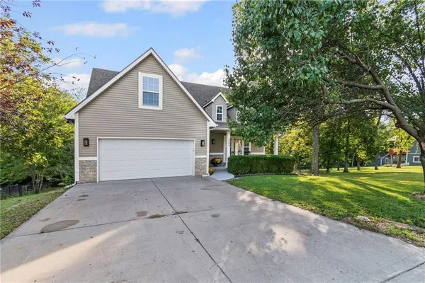 $440,000 | 6009 Walnut Cove, Trimble, MO 64492