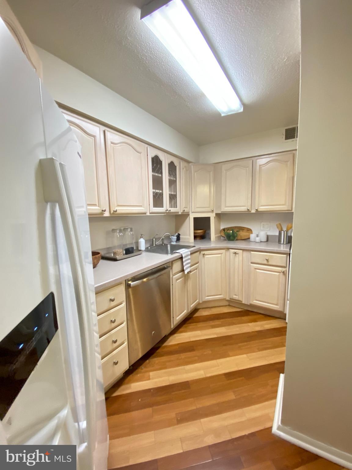 1420 Locust Street, Unit 7D Philadelphia, PA 19102 - Photo 8 of 28