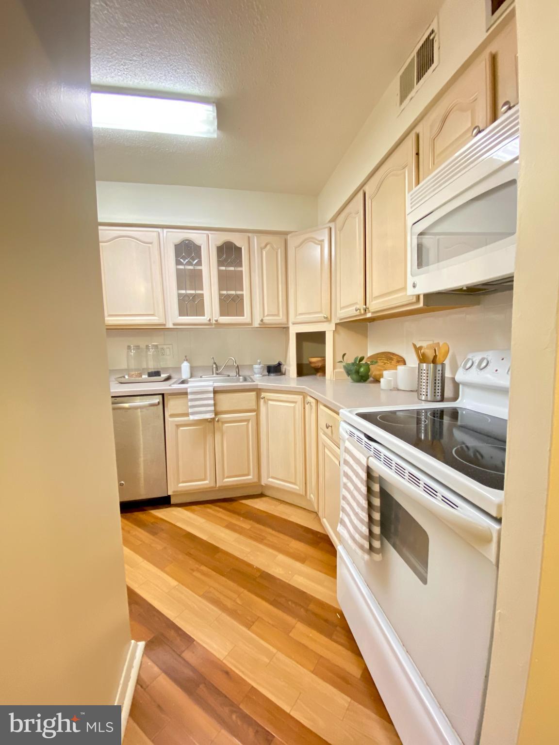 1420 Locust Street, Unit 7D Philadelphia, PA 19102 - Photo 10 of 28