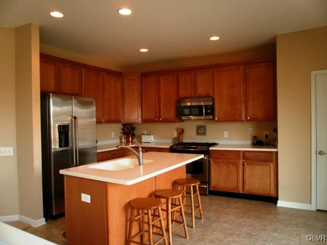 8665 Cascade Road Breinigsville, PA 18031 - Photo 6 of 14 Gallery Image 6