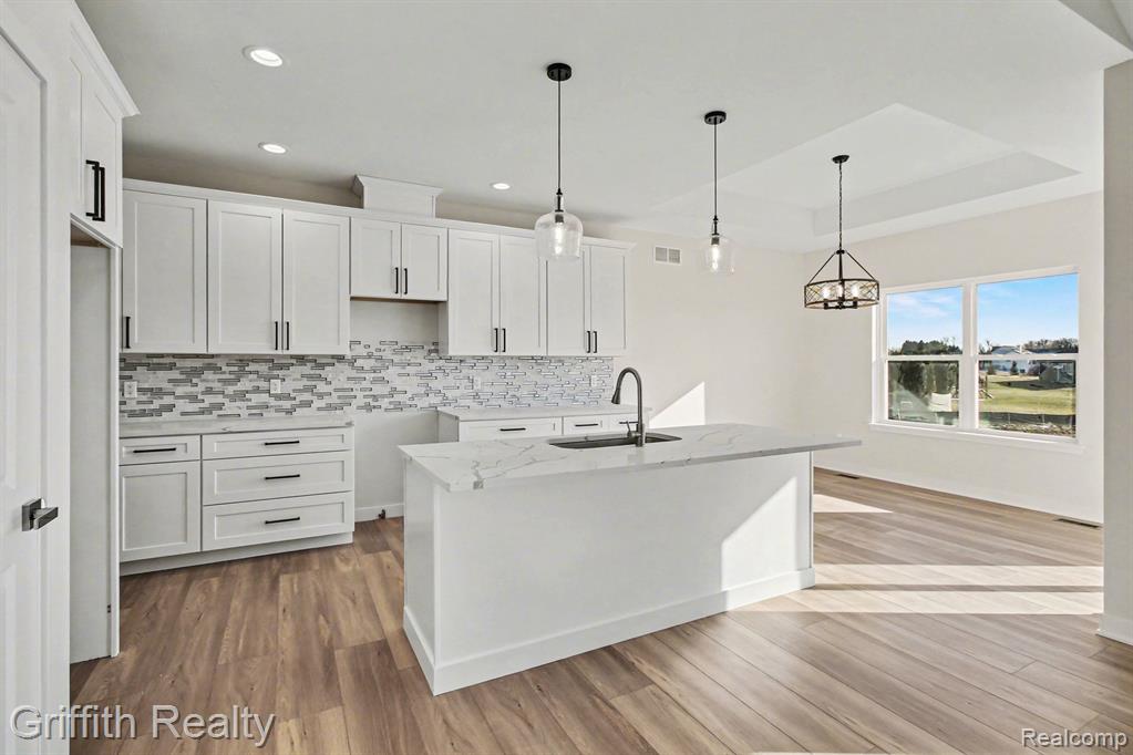 2878 Clivedon Road Howell, MI 48843 - Photo 8 of 31