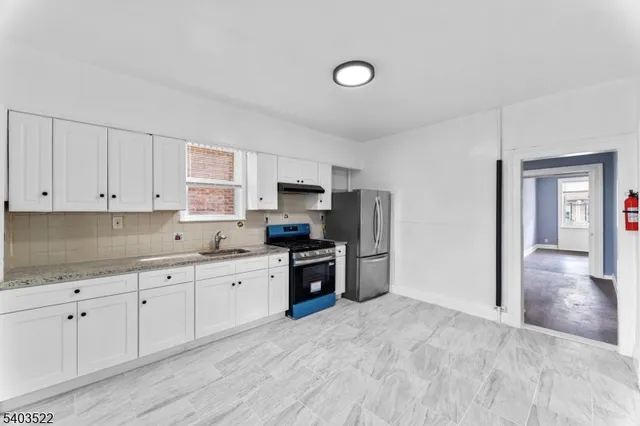 $2,150 | 241 Clark Place, Unit 1, Elizabeth Port, NJ 07206