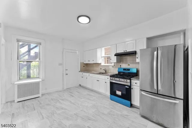 $2,150 | 241 Clark Place, Unit 1, Elizabeth Port, NJ 07206