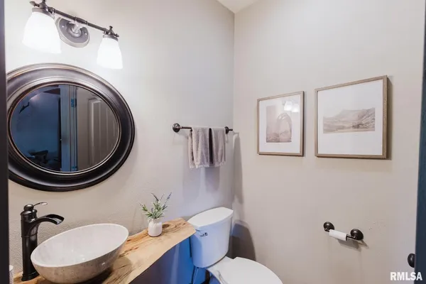 $995,000 | 3525 Parrish Ridge Lane, Goreville, IL 62939