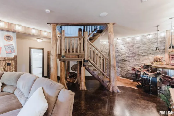 $995,000 | 3525 Parrish Ridge Lane, Goreville, IL 62939