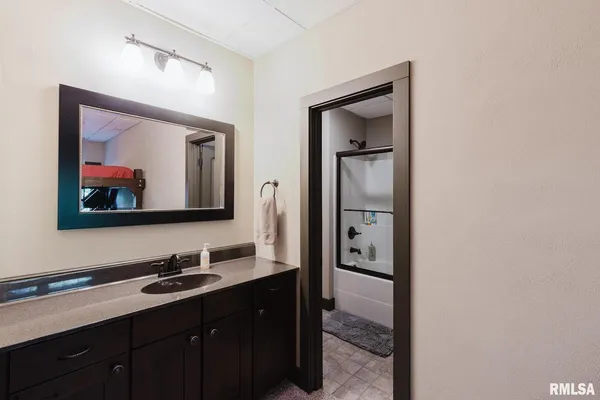 $995,000 | 3525 Parrish Ridge Lane, Goreville, IL 62939