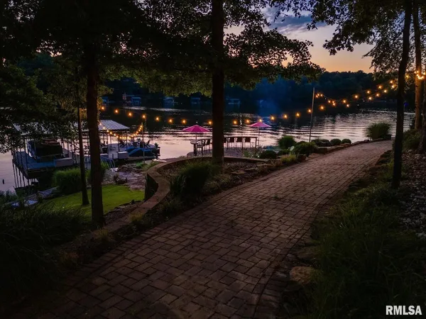 $995,000 | 3525 Parrish Ridge Lane, Goreville, IL 62939