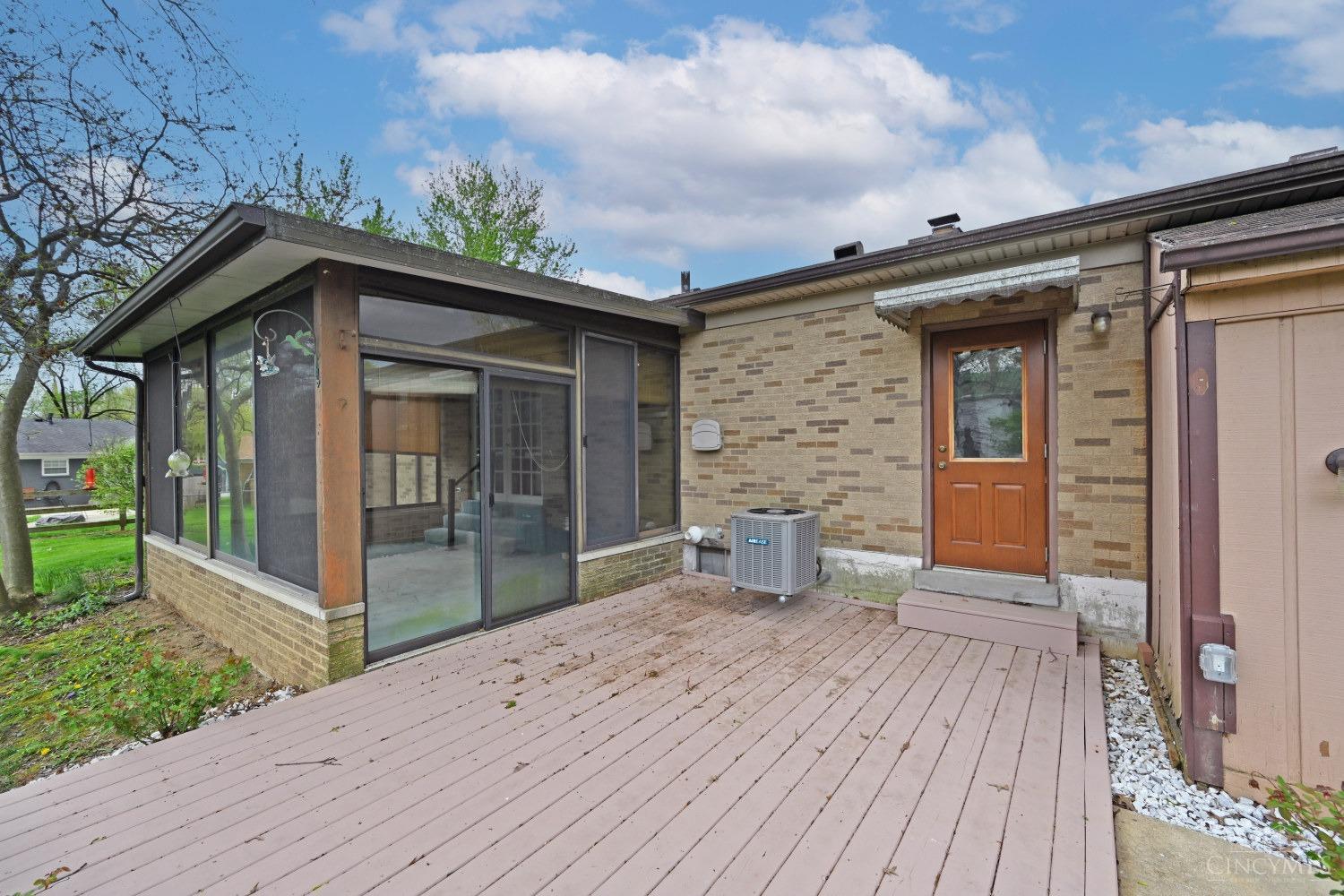 10370 Springrun Drive Cincinnati, OH 45231 - Photo 36 of 42 Gallery Image 36