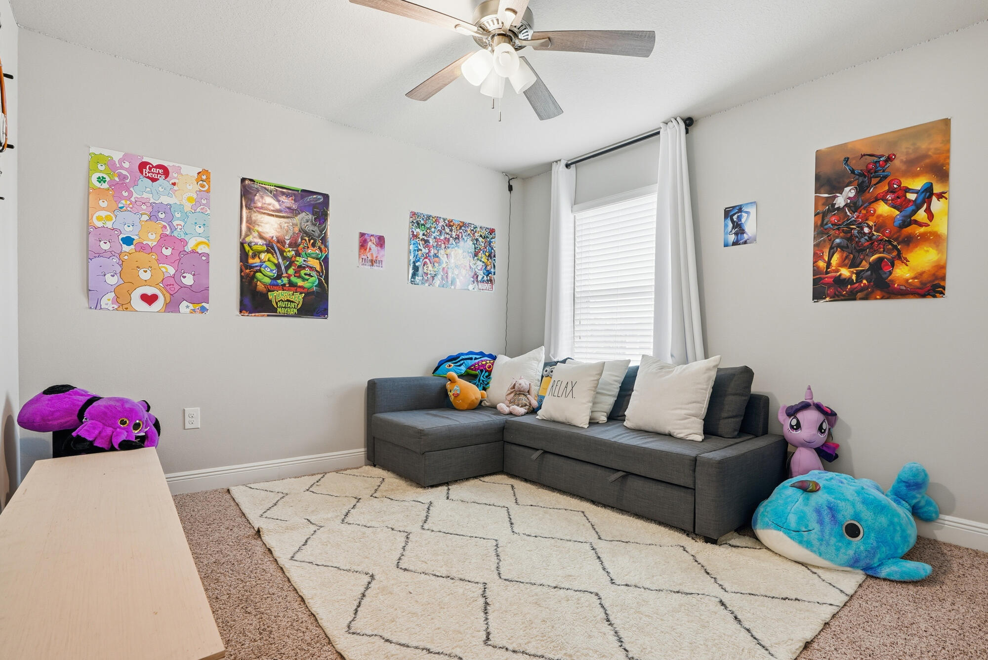 88 Marsh Landing South Freeport, FL 32439 - Photo 39 of 48 a living room with furniture and decor
