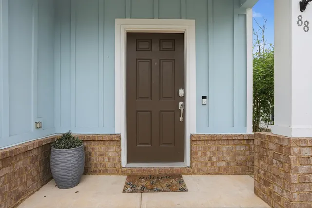 a view of entrance door of the house
