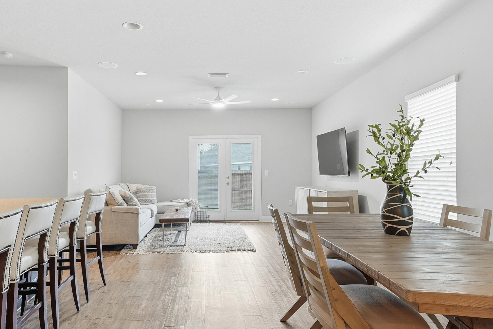 88 Marsh Landing South Freeport, FL 32439 - Photo 9 of 48 a living room with furniture