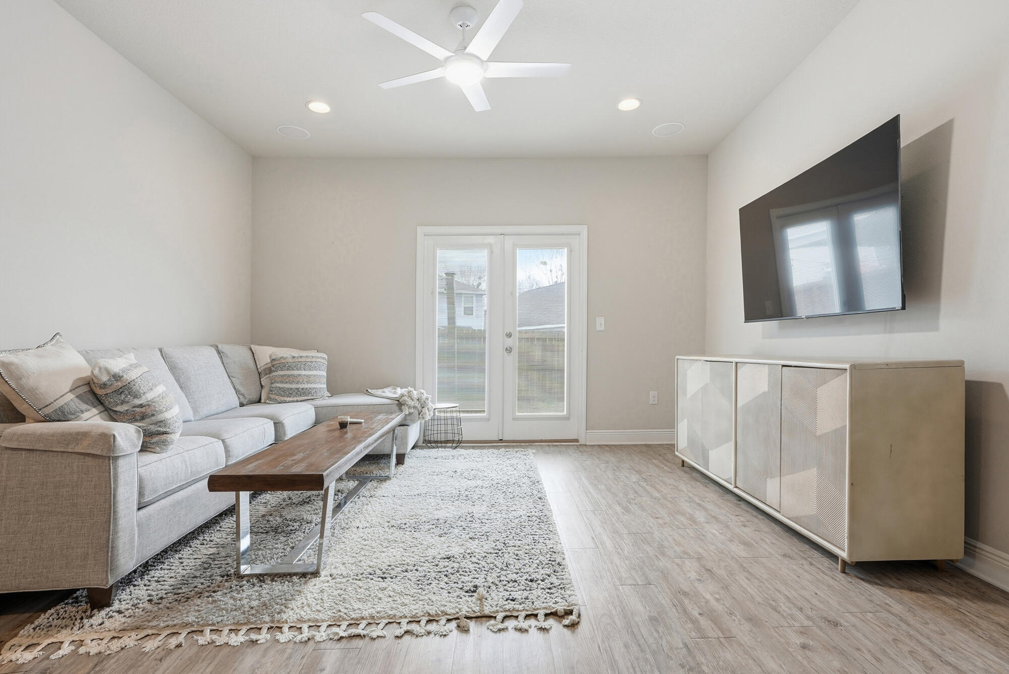 88 Marsh Landing South Freeport, FL 32439 - Photo 10 of 48 a living room with furniture and a flat screen tv