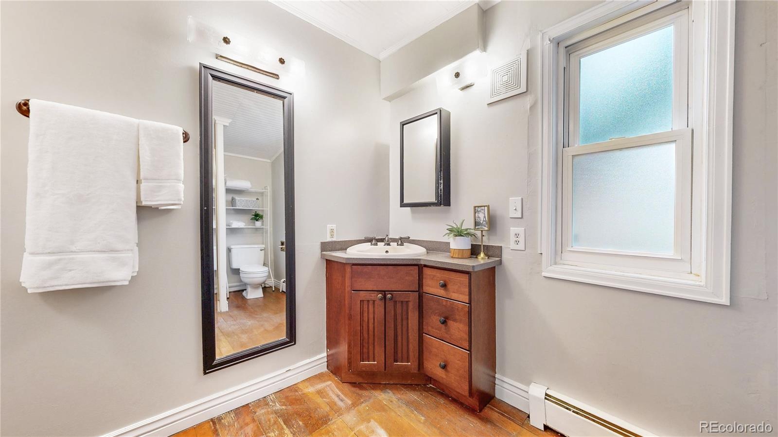 218 South Emerson Street Denver, CO 80209 - Photo 17 of 47