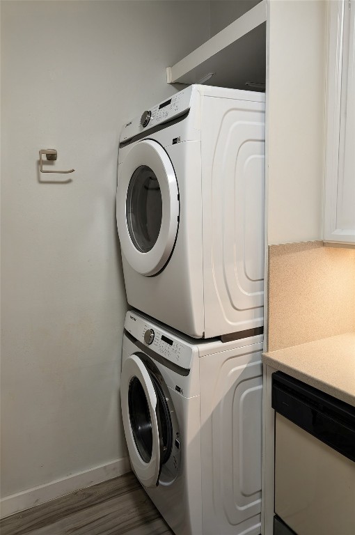 2529 Rio Grande Street, Unit 6 Austin, TX 78705 - Photo 8 of 19 a utility room with dryer and washer