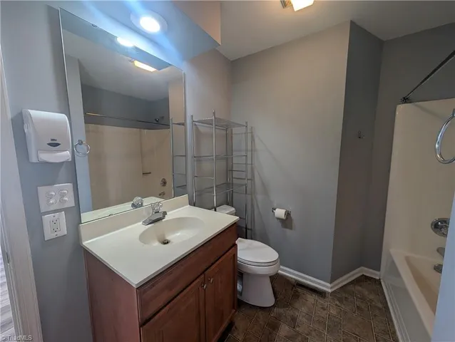 $1,450 | 2808 Shadowbrook Lane, Winston-Salem, NC 27103