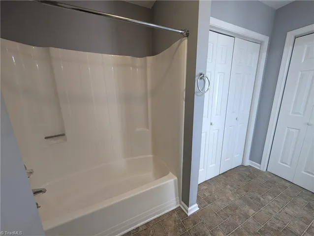 $1,450 | 2808 Shadowbrook Lane, Winston-Salem, NC 27103