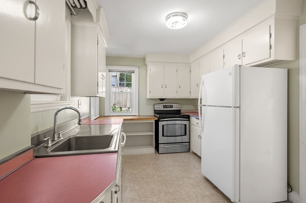 5 Upton Road Waltham, MA 02452 - Photo 12 of 38 Gallery Image 12