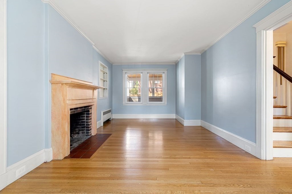 5 Upton Road Waltham, MA 02452 - Photo 3 of 38 Gallery Image 3