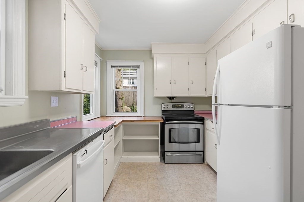 5 Upton Road Waltham, MA 02452 - Photo 10 of 38 Gallery Image 10
