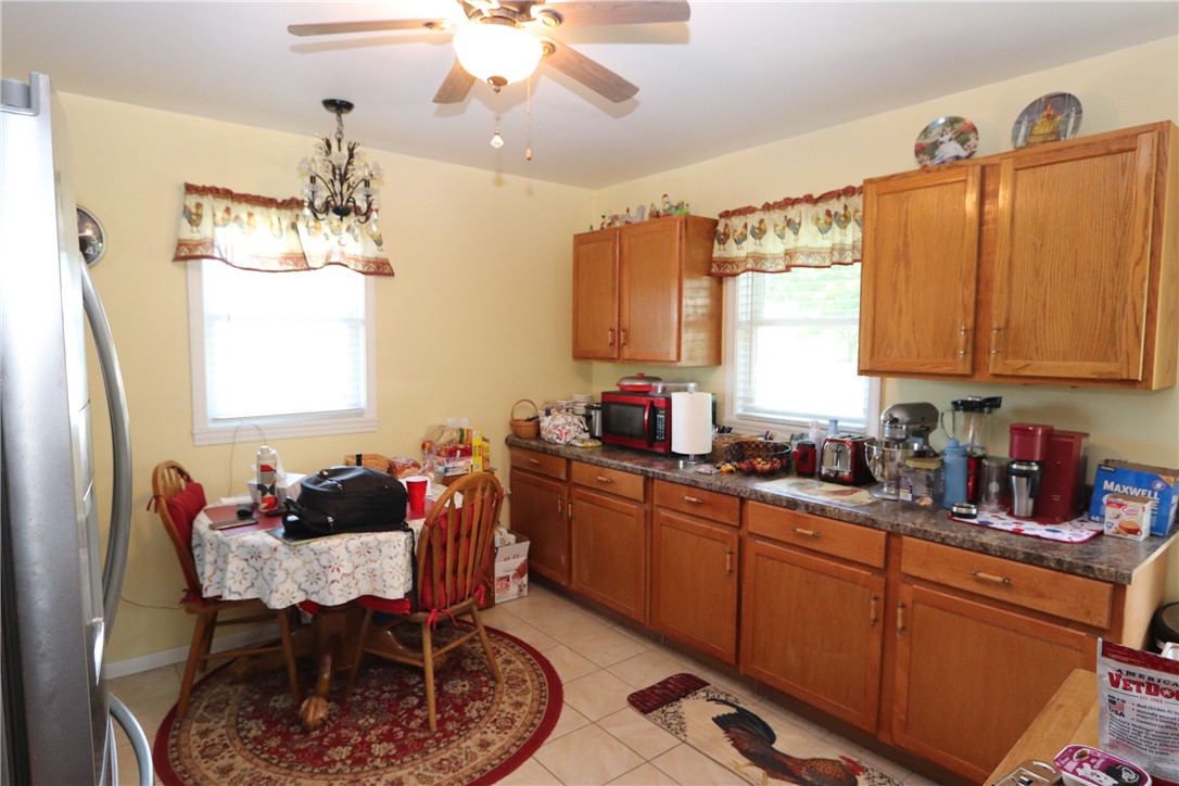 2426 Highway 32 Lovington, IL 61937 - Photo 5 of 23