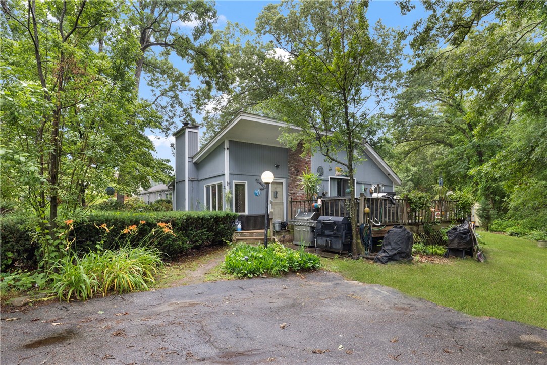 29 Weaver Road Johnston, RI 02919 - Photo 2 of 17