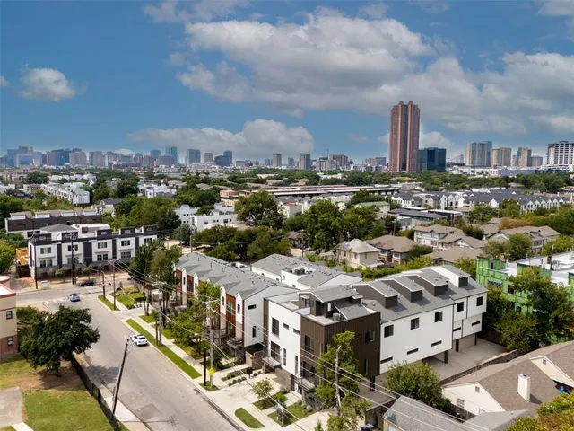 a picture of city view