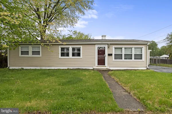 $279,900 | 520 South Maple Avenue, Maple Shade, NJ 08052