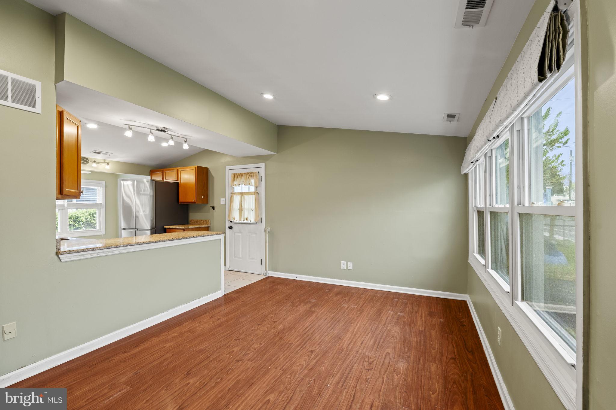 520 South Maple Avenue Maple Shade, NJ 08052 - Photo 5 of 24