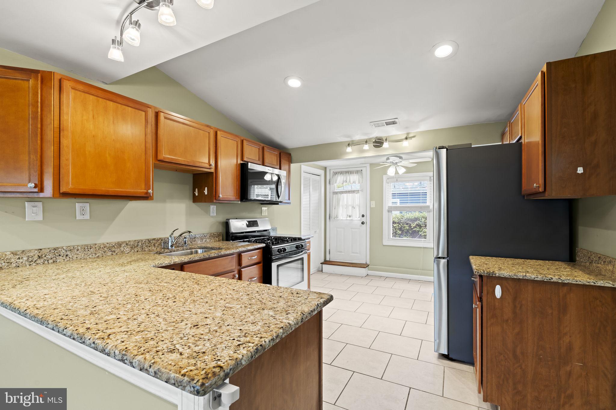 520 South Maple Avenue Maple Shade, NJ 08052 - Photo 8 of 24