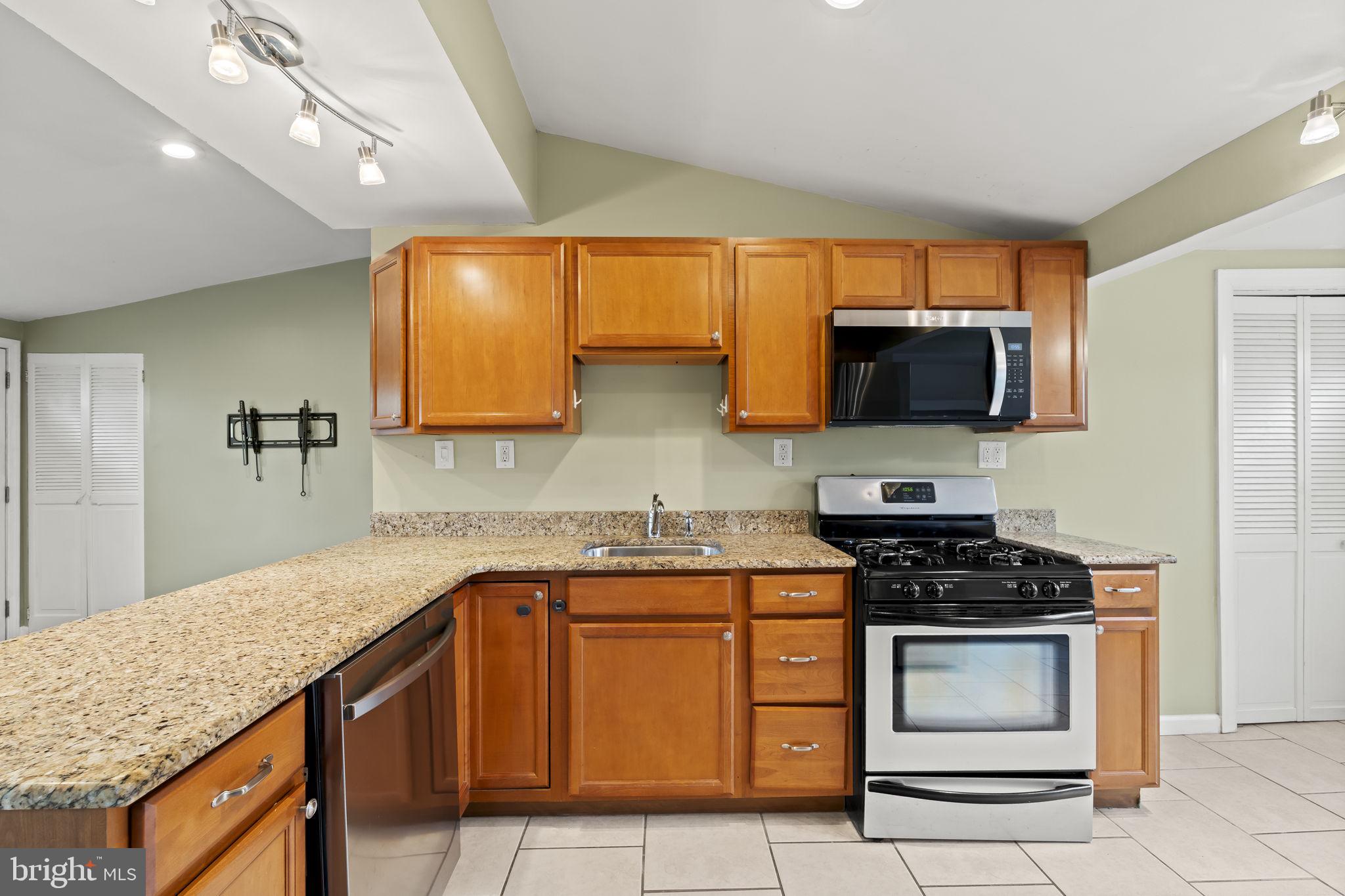 520 South Maple Avenue Maple Shade, NJ 08052 - Photo 9 of 24
