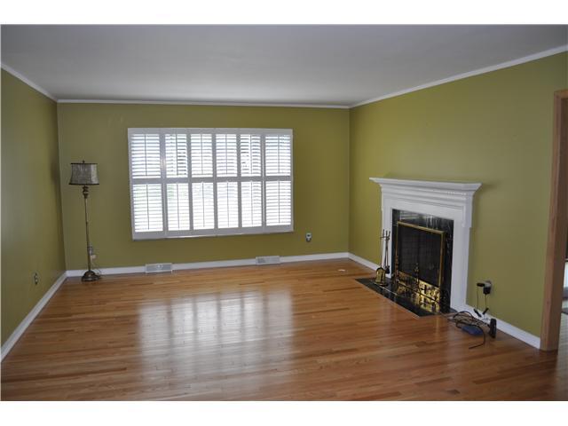 1435 Kingsgate Road Columbus, OH 43221 - Photo 4 of 10