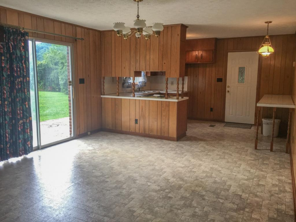 256 Lester Road Blountville, TN 37617 - Photo 8 of 20 Kitchen and Den combo