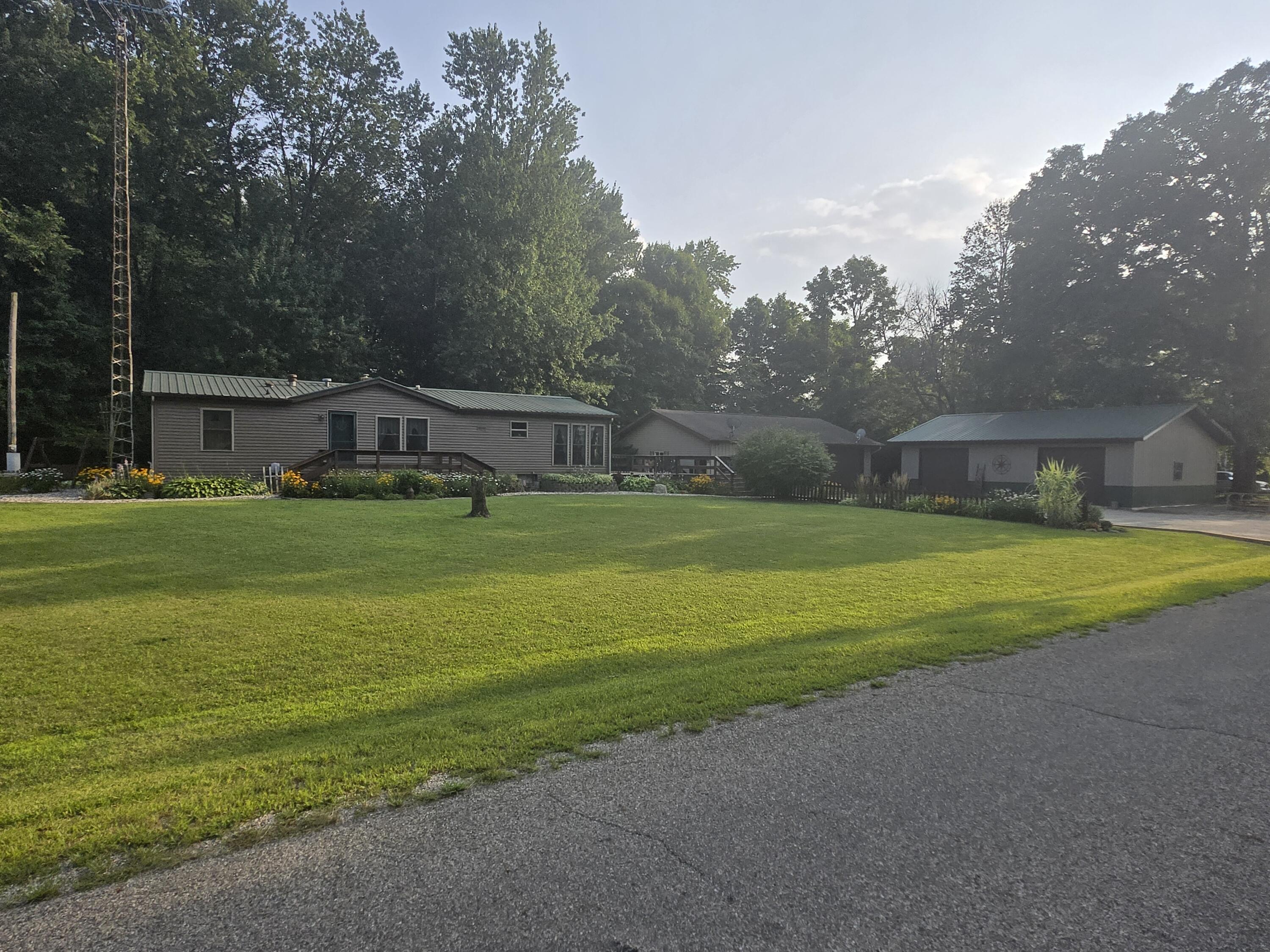 Front facing south off of Kosmerick Rd