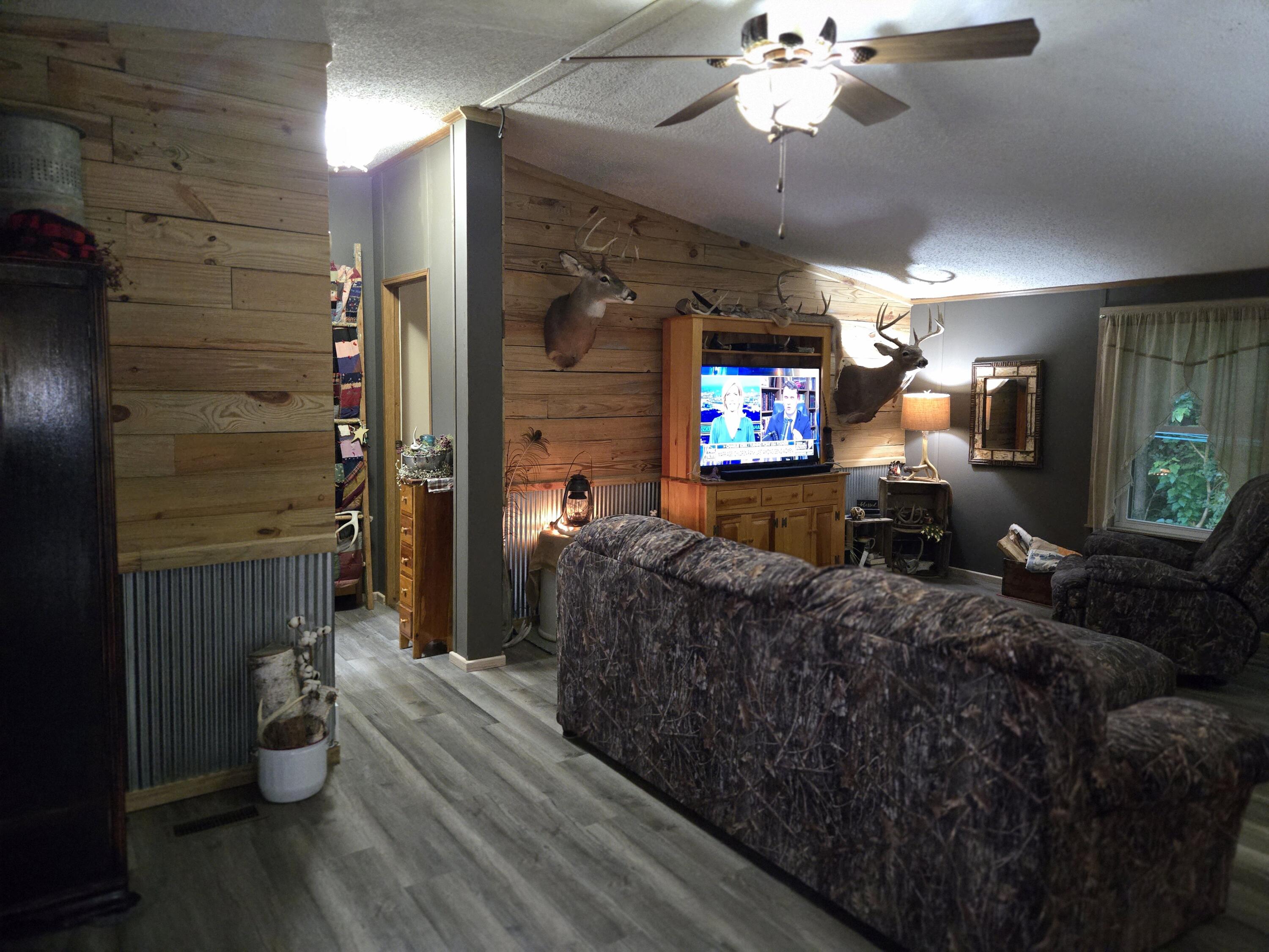 769 Kosmerick Road Bronson, MI 49028 - Photo 28 of 114 living room
