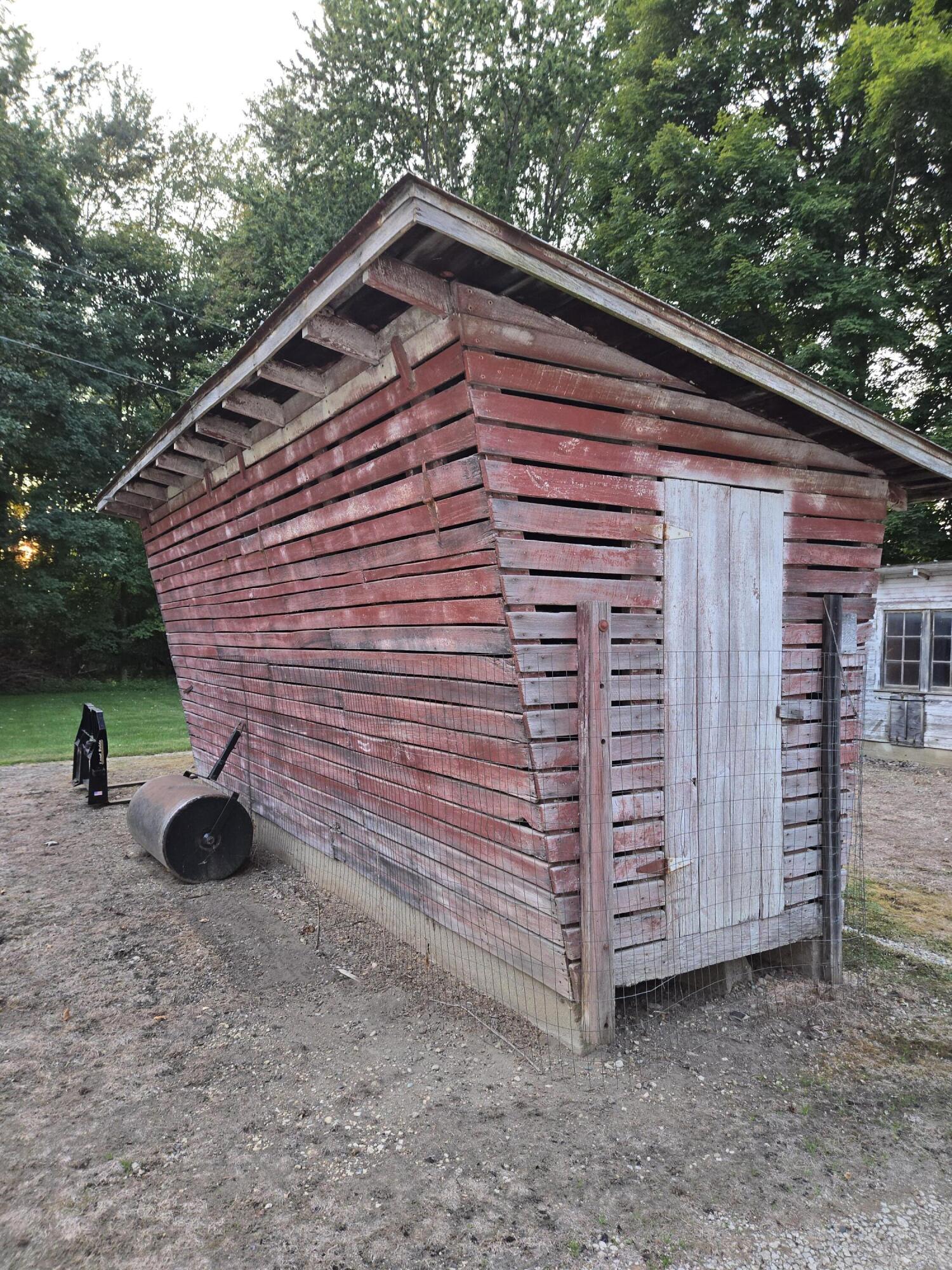 769 Kosmerick Road Bronson, MI 49028 - Photo 84 of 114 Corn Crib
