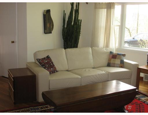79 Ridge Road Braddock Hills, PA 15221 - Photo 3 of 17 Living Room.