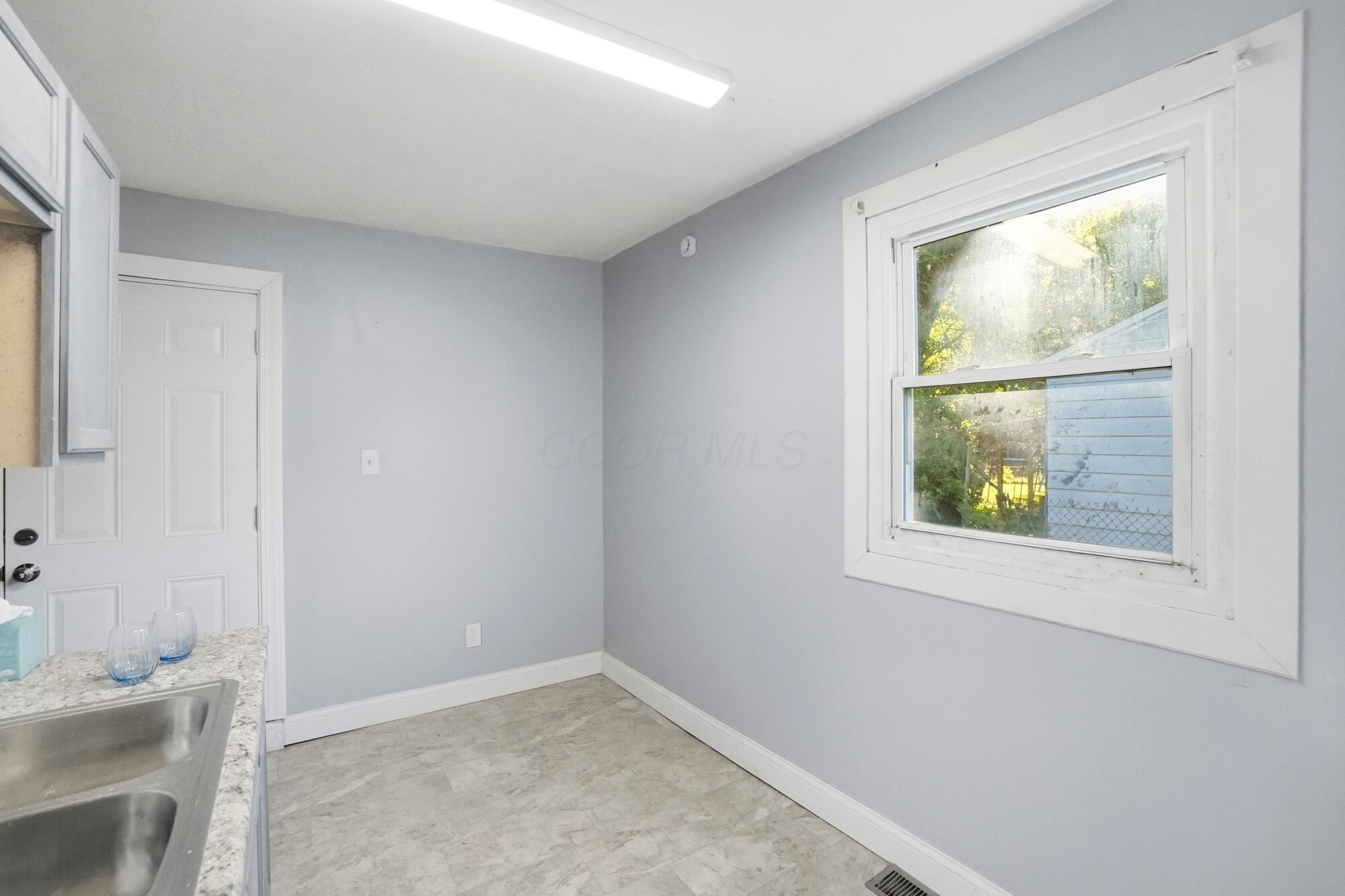 1104 Russell Avenue Springfield, OH 45506 - Photo 11 of 24