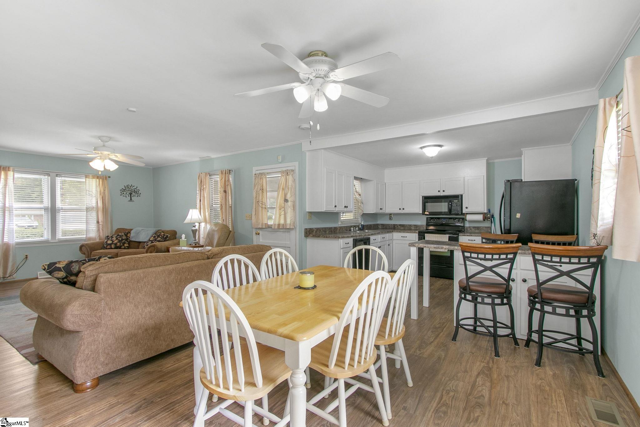 908 Fox Squirrel Ridge Road Pickens, SC 29671 - Photo 11 of 36