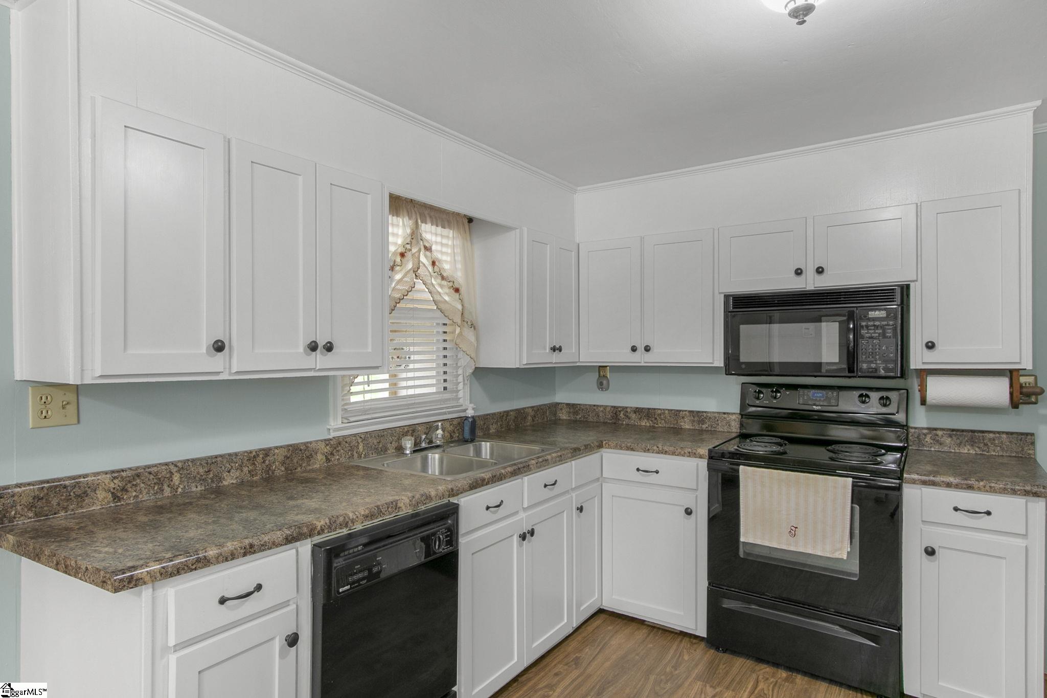 908 Fox Squirrel Ridge Road Pickens, SC 29671 - Photo 13 of 36
