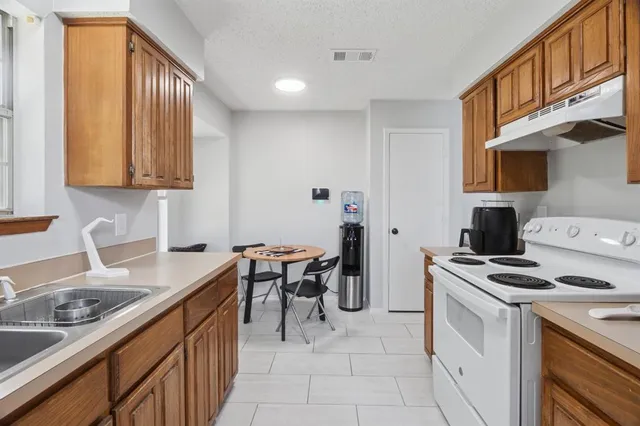 $1,800 | 9780 Windy Ridge Road, Frisco, TX 75033