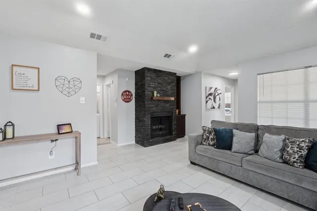 $1,800 | 9780 Windy Ridge Road, Frisco, TX 75033