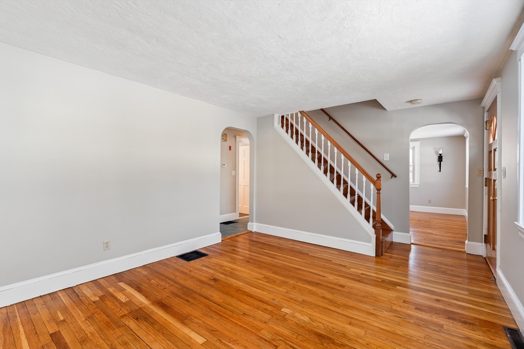 9 Pearl Street Walpole, MA 02081 - Photo 8 of 26