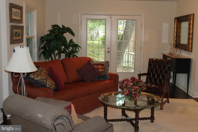 8611 Cedar Street Silver Spring, MD 20910 - Photo 2 of 28 Dining Room