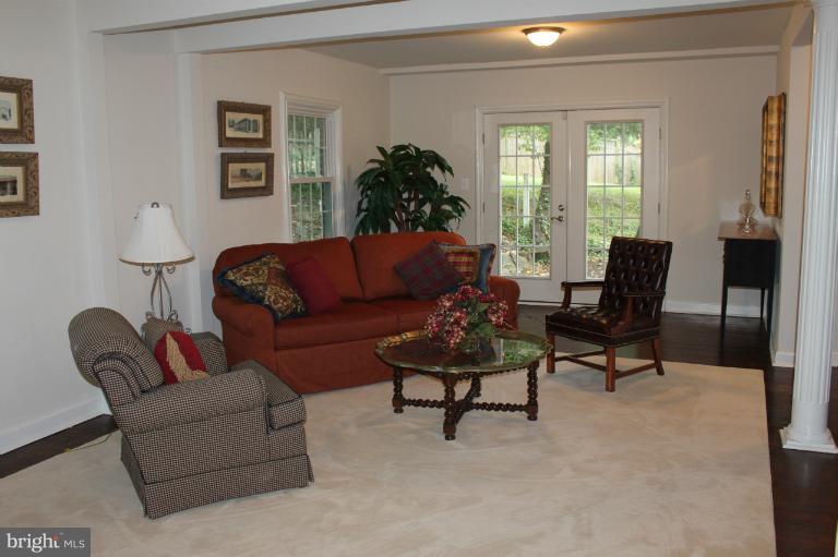 8611 Cedar Street Silver Spring, MD 20910 - Photo 13 of 28 Family Room