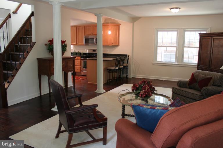 8611 Cedar Street Silver Spring, MD 20910 - Photo 21 of 28 Family Room