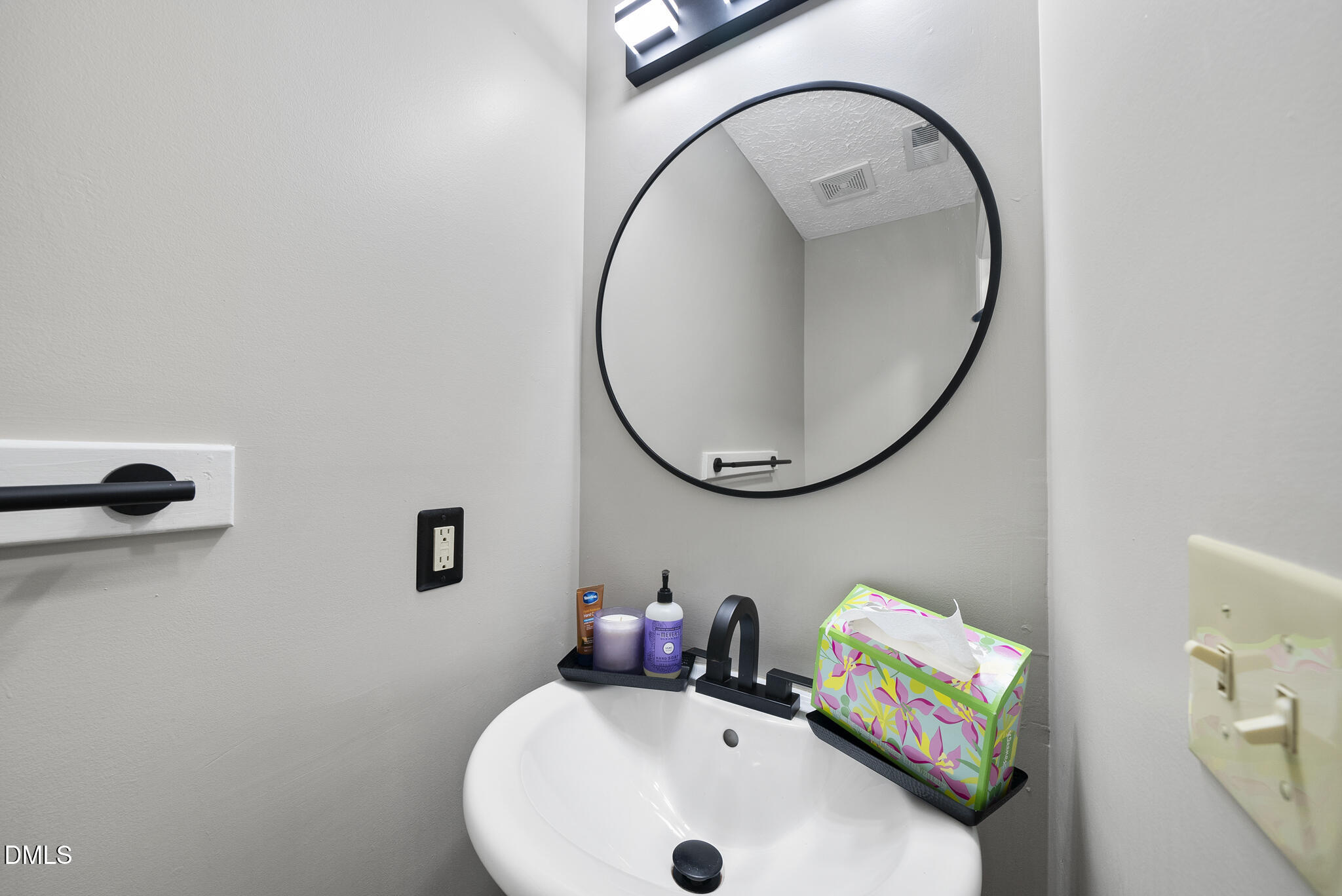 3101 Ebony Court Raleigh, NC 27610 - Photo 11 of 22 DSC09330