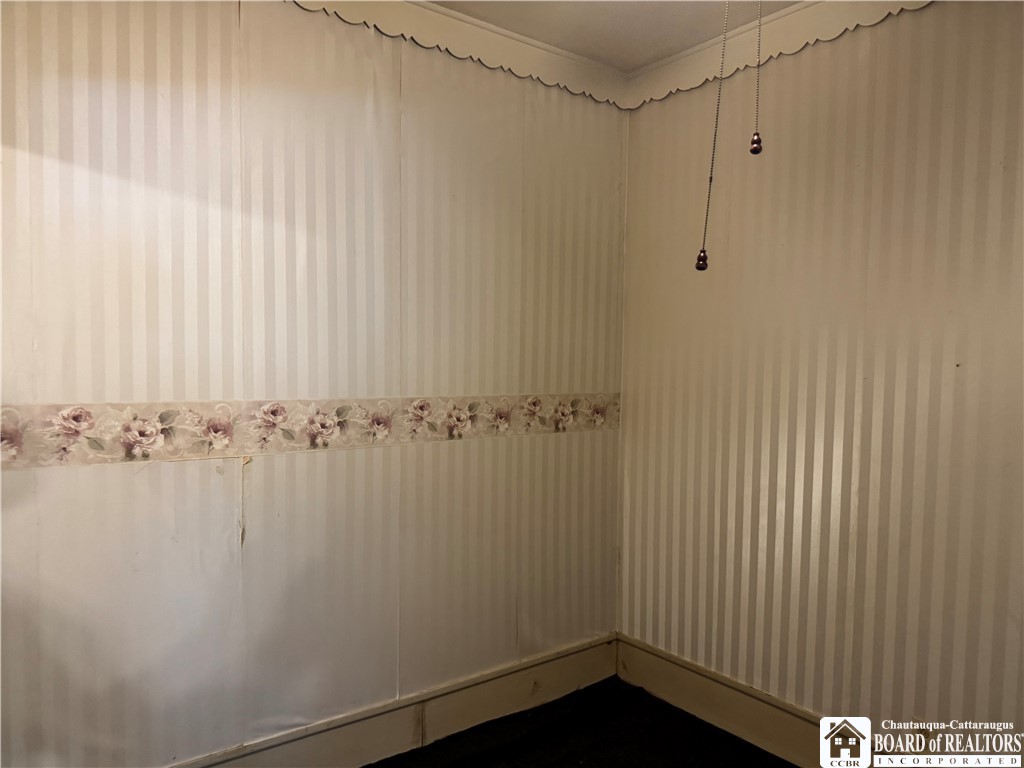 214 Robin Street Dunkirk, NY 14048 - Photo 15 of 25 1st Floor Bedroom